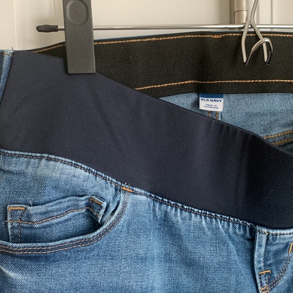 Old Navy Maternity Jeans - Size 6 - Picture 2 of 4